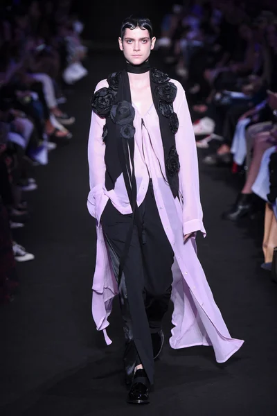 Look 17